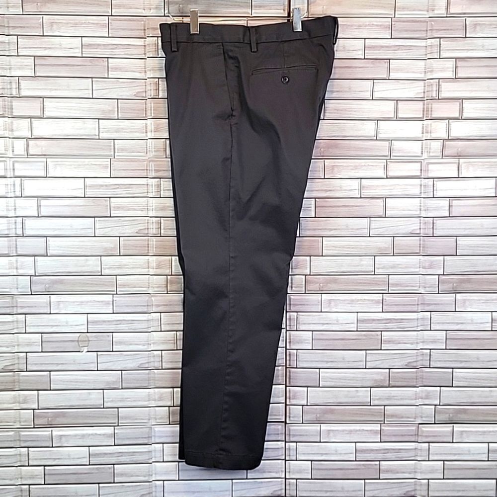 Banana Republic Men's Aiden slim straight chino in slate grey Size 35X30